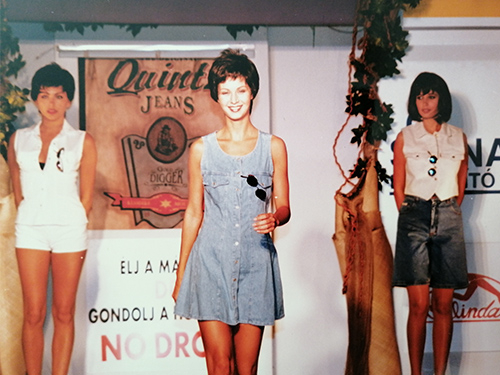 női farmerruha a 90-es évekből